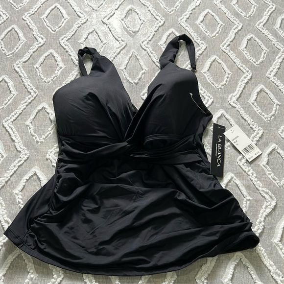 La Blanca Other - NWT LA BLANCA BATHING SUIT TOP SIZE 16 black. A279